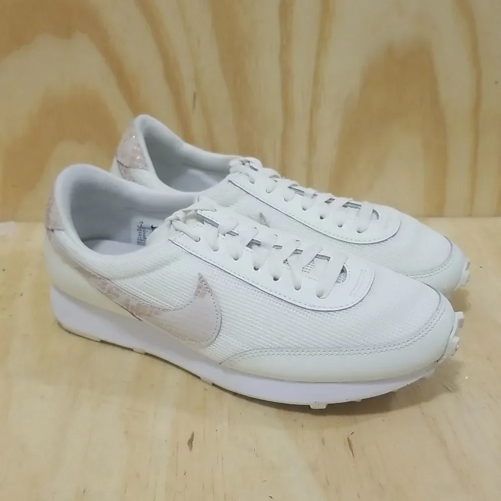 Nike Womens Daybreak Size 9 Sneakers